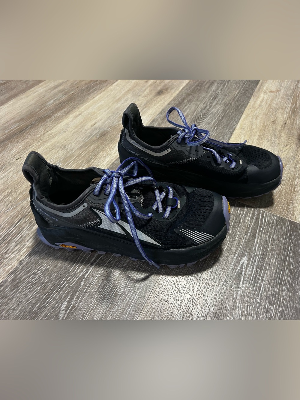 Altra Black Athletic Sneakers with Purple Accents size 8- 8.5